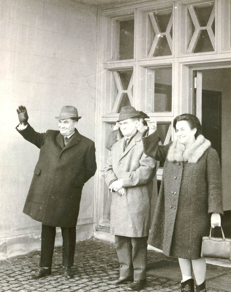 Plecarea lui Ioseph Turf, membru al Biroului Politic al Partidului Comunist din Belgia,  Pe aeroportul Băneasa a fost condus de Paul Niculescu Mizil şi Ghizela Vass. (31 ianuarie 1968)