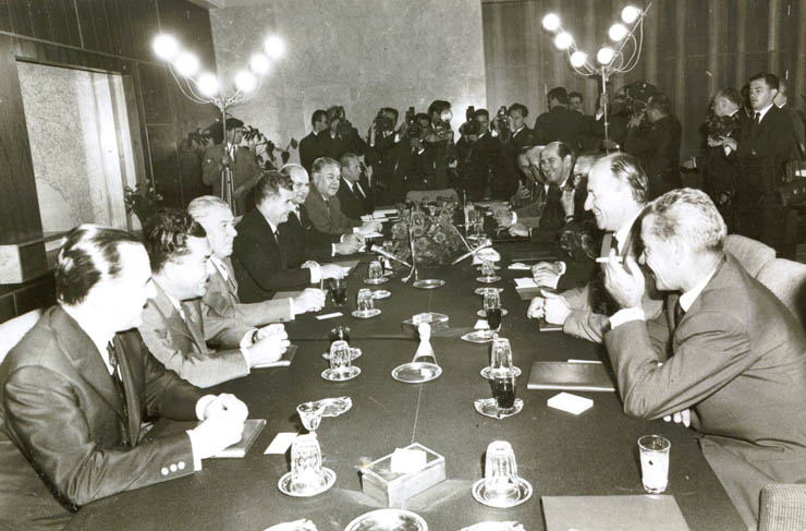 Aspect din timpul convorbirilor oficiale cu prilejul vizitei delegaţiei române, în frunte cu Nicolae Ceauşescu, în Iugoslavia. (28 mai 1968)