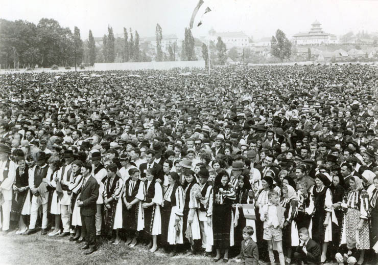 Adunarea populară de la Izlaz, organizată cu prilejul aniversării a 120 de ani de la revoluţia din 1848-1849 din Ţara Românească. (22 iunie 1968)