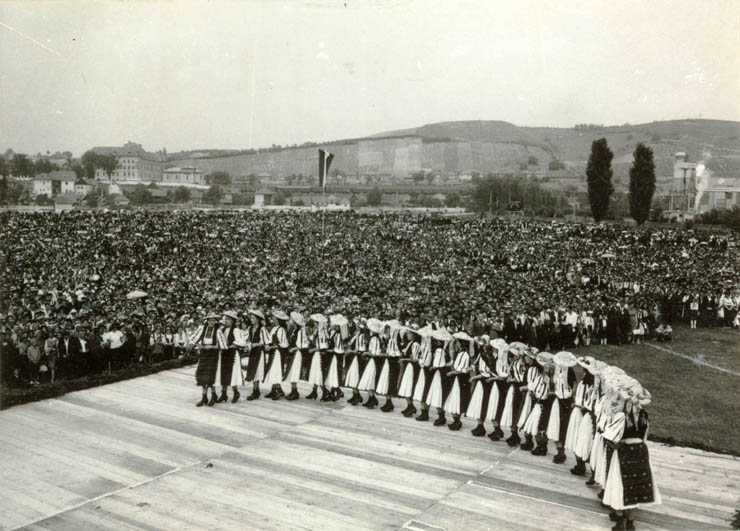 Manifestări culturale la Izlaz cu prilejul aniversării a 120 de ani de la revoluţia din 1848-1849 din Ţara Românească. (22 iunie 1968)