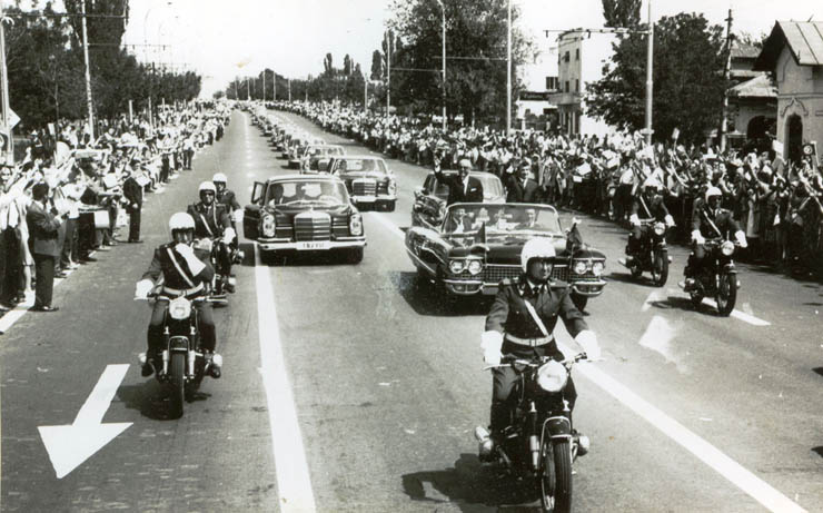 Sosirea în Capitală a preşedintelui tunisian, Habib Bourguiba, care, la invitaţia preşedintelui Consiliului de Stat, Nicolae Ceauşescu, face o vizită în ţara noastră. (9-15 iulie 1968)
