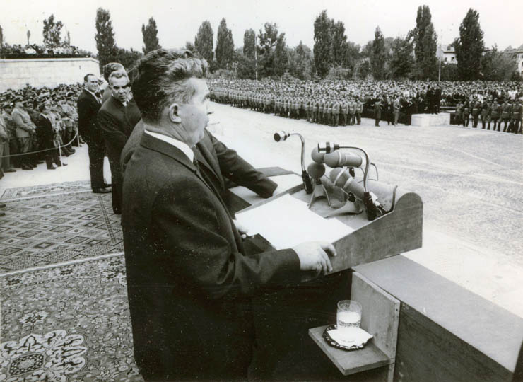 Cuvântarea lui Nicolae Ceauşescu la adunarea festivă din Capitală, cu prilejul absolvirii promoţiei 1968 şi acordării gradului de ofiţer absolvenţilor şcolii militare.(14 august 1968)