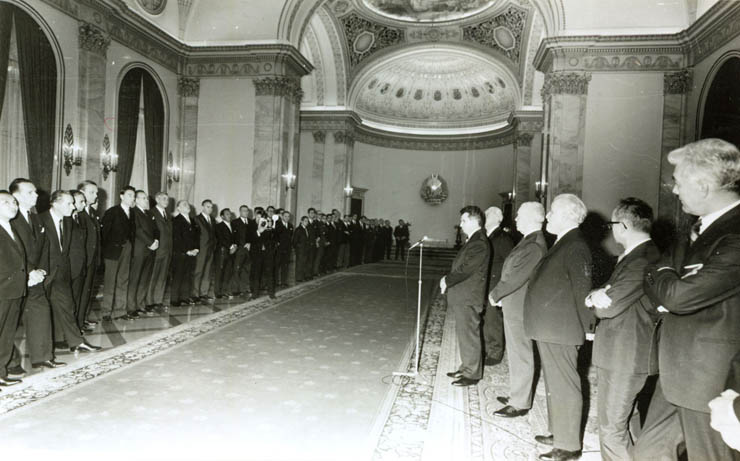 Primirea de către Nicolae Ceauşescu, preşedintele Consiliului de Stat, a şefilor misiunilor diplomatice acreditaţi în România, cu prilejul Anului Nou. (30 decembrie 1968)