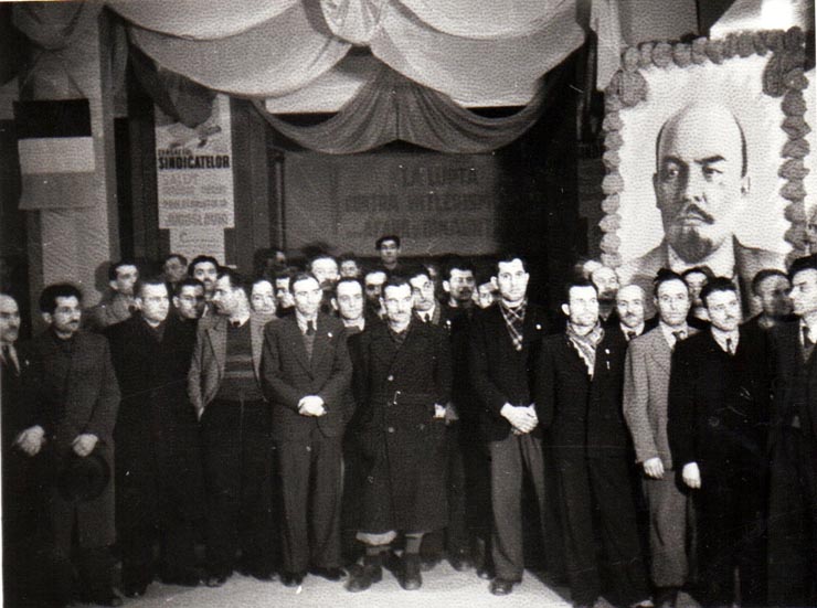 Aspecte din sala clubului de pe stadionul Giuleşti din timpul desfăşurării lucrărilor congresului Uniunii Sindicale C.F.R. (20 ianuarie 1945).(20 – 30  ianuarie 1945)