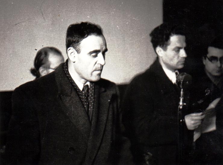 Gh. Gheorghiu Dej în prezidiu la Marea întrunire a F.N.D.-ului din sect.II Negru care a avut loc în sala Tomis la 27 februarie 1945 (Constanţa Crăciun).(februarie 1945)