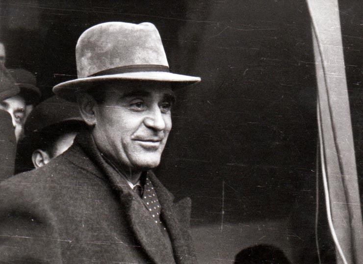 Gh. Gheorghiu Dej, vorbind la mitingul  de la atelierele C.F.R. Griviţa Roşie, cu prilejul împlinirii a 12 ani de la marile bătălii de clasă din 15-16 februarie 1933.(februarie 1945)