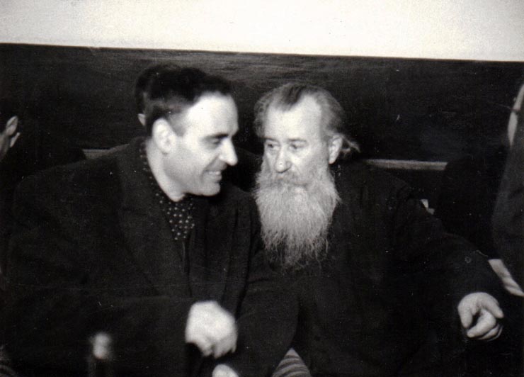 Gh. Gheorghiu Dej şi preotul Popescu Moşoaia la o întâlnire F.N.D. în anul 1945 (sala Florida).(4 martie 1945)