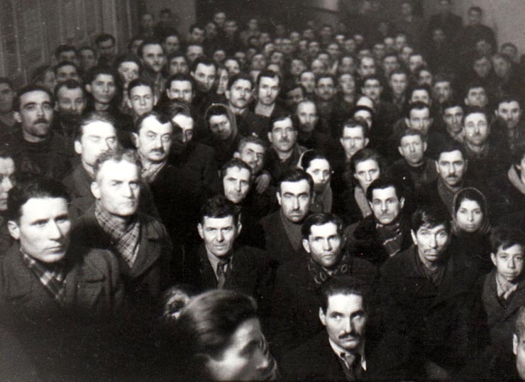 Aspecte de masă de la întâlnirea F.N.D. din sala Florida.(4 martie 1945)