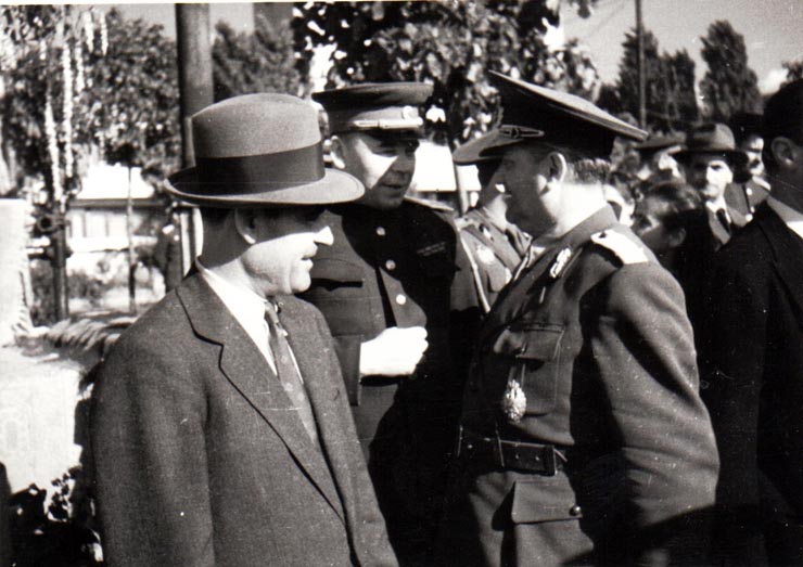 Gheorghe Gheorghiu Dej, General Susaicov şi ofiţeri români de ziua victoriei asupra fascismului (9 mai 1945 Piaţa I.V.Stalin) (general Precup).(9 mai 1945)