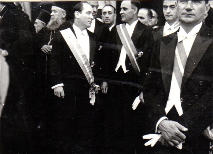 Gh. Gheorghiu Dej la Patriarhie cu prilejul solemnităţii zilei de 23 August 1945 (Teohari Georgescu, Pătrăşcanu Lucreţiu).(23 august 1945)