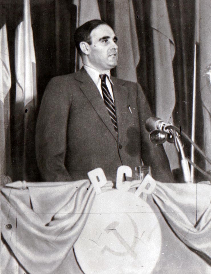 Gh.Gheorghiu Dej prezentând raportul politic al Comitetului Central la Conferinţa Naţională a  P.C.R(17- 21 octombrie1945)