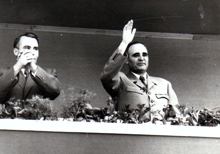 Gheorghe Gheorghiu –Dej şi L.G.Melnicov, ambasadorul Uniunii Sovietice la Bucureşti, în tribuna centrală din Piaţa Aviatorilor, cu prilejul paradei militare şi a demonstraţiei oamenilor muncii din Capitală, în cinstea zilei de 23 August.(23.08.1953).