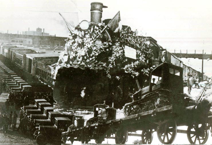 Montaj dintr-o locomotivă, tractor, camioane, etc.(1948)