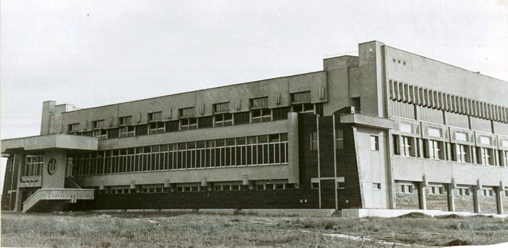 Piscina Olimpică din Baia Mare construită în anul 1977. (Exterior)(1977)