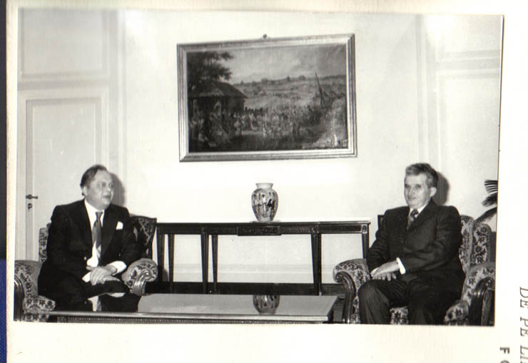 Preşedintele Nicolae Ceauşescu a primit pe Knut Frydenlung, ministrul afacerilor externe al Norvegiei, care efectuează o vizită oficială în România. La primire a participat Ştefan Andrei – ministrul afecerilor externe. (7.III.1979).