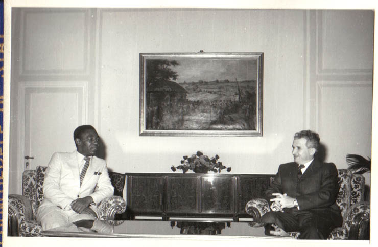 Nicolae Ceauşescu, secretar general al P.C.R., preşedintele R.S.R., a primit pe Edgar Tekere, secretar general al Uniunii Naţionale Africane Zimbabwe (Z.A.N.U.), care face o vizită în ţara noastră la invitaţia C.C. al P.C.R. (16.III.1979).