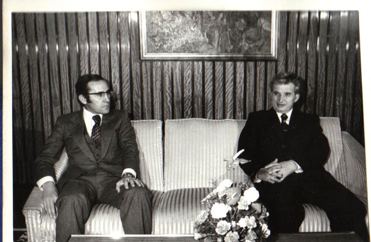 Vizita oficială a preşedintelui Republicii Portugheze, generalul Antonio dos Santos Ramalho Eanes, pe care o efectuează în România, la invitaţia preşedintelui Nicolae Ceauşescu. Convorbiri dintre cei doi preşedinţi (21.III.).(20-23.III.1979).