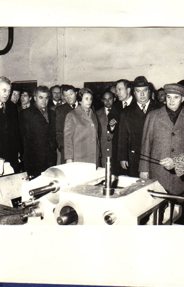 Conducători de partid şi de stat în vizită de lucru în judeţul Arad. În timpul vizitei, la Întreprinderea de strunguri. (27-28.III.1979).