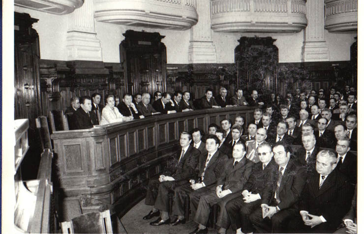 Aspect de la prezidiu şi din Sala lucrărilor sesiunii a IX-a a celei de-a VII-a legislaturi a M.A.N. (30.III.1979)