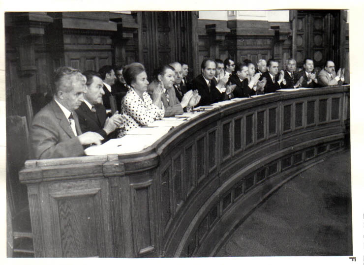 Aspect de la prezidiul lucrărilor Marii Adunări Naţionale. (6.VII.1979).