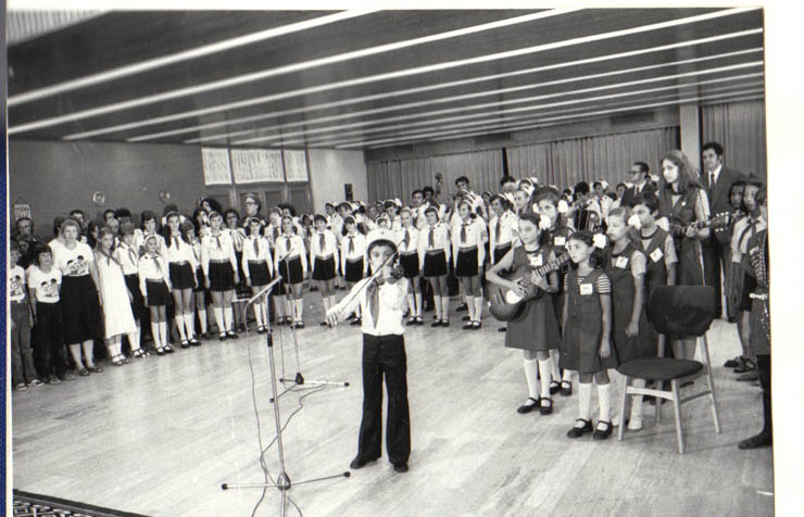 Aspect de la Festivalul Internaţional „Copiii lumii doresc pacea”, organizat la tabăra de pionieri şi şcolari de la Năvodari, de către Consiliul Naţional al Organizaţiei Pionierilor şi C.N.R. pentru UNICEF, în cadrul anului internaţional al Copilului. (20.VII.1979).