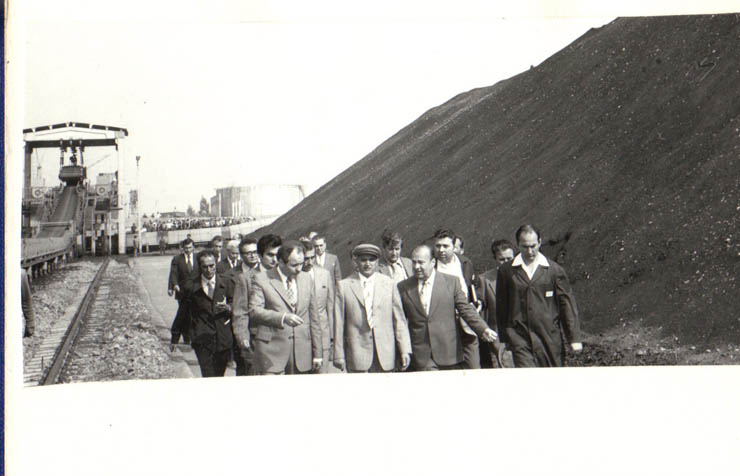 Aspect din timpul vizitei de lucru a preşedintelui Nicolae Ceauşescu la termocentrala Turceni, judeţul Gorj. (9.VIII.1979).