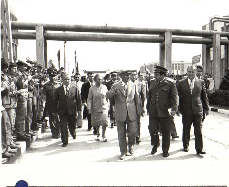 Vizita de lucru a lui Nicolae Ceauşescu şi Elena Ceauşescu în judeţul Dolj. La întreprinderea de utilaj greu din Craiova. (10.VIII.1979).