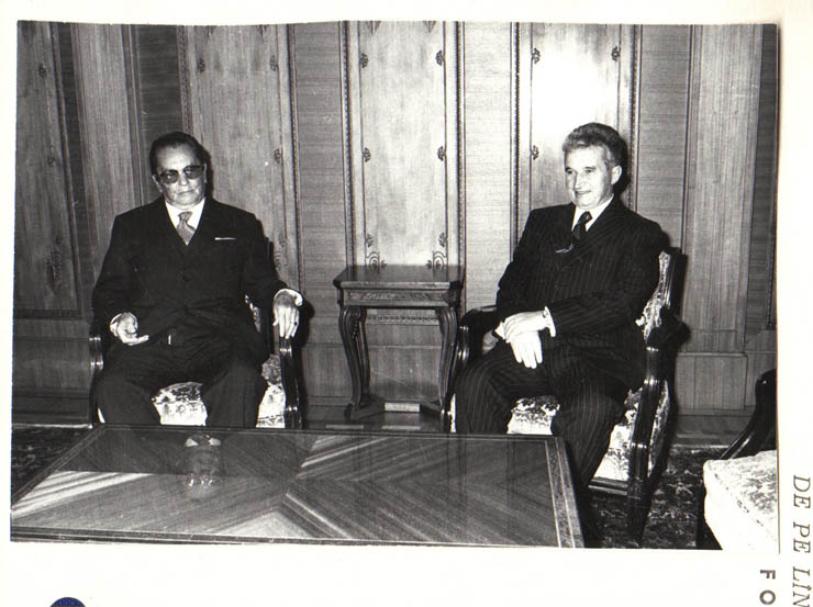 La invitaţia lui Nicolae Ceauşescu, secretar general al P.C.R., preşedintele R.S.R., Iosip Broz Tito, preşedintele R.S.F. Iugoslavia, preşedintele Uniunii Comuniştilor din Iugoslavia a efectuat, în zilele de 2-4. XI.1979, o  vizită oficială în România. Aspect din timpul convorbirilor dintre cei doi preşedinţi. (2-4.XI.1979).