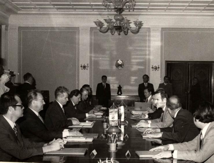 Vizita oficială de prietenie în România a preşedintelui Republicii Arabe Siriene, Hafez El Assad, împreună cu soţia. Convorbiri oficiale. (26-28 iunie 1976)