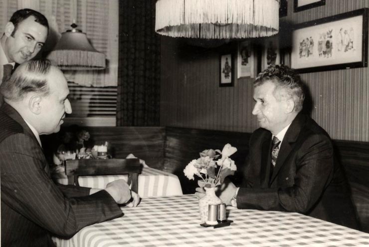 Cu prilejul Conferinţei de la Berlin a partidelor comuniste şi muncitoreşti din Europa, Nicolae Ceauşescu s-a întâlnit cu Todor Jivkov, prim-secretare al C.C. al P.C. Bulgar. (28-30 iunie 1976)