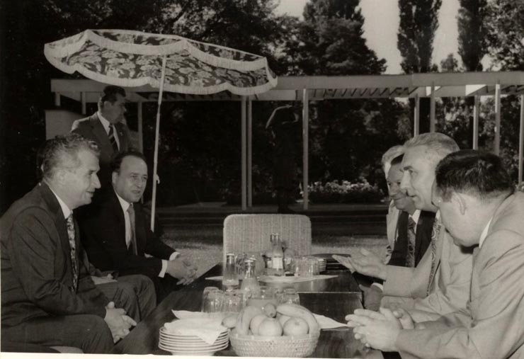 Întâlnirea lui Nicolae Ceauşescu cu Edward Gierek, prim-secretar al C.C. al P.M.U.P., cu prilejul Conferinţei de la Berlin a partidelor comuniste şi muncitoreşti din Europa. (28-30 iunie 1976)