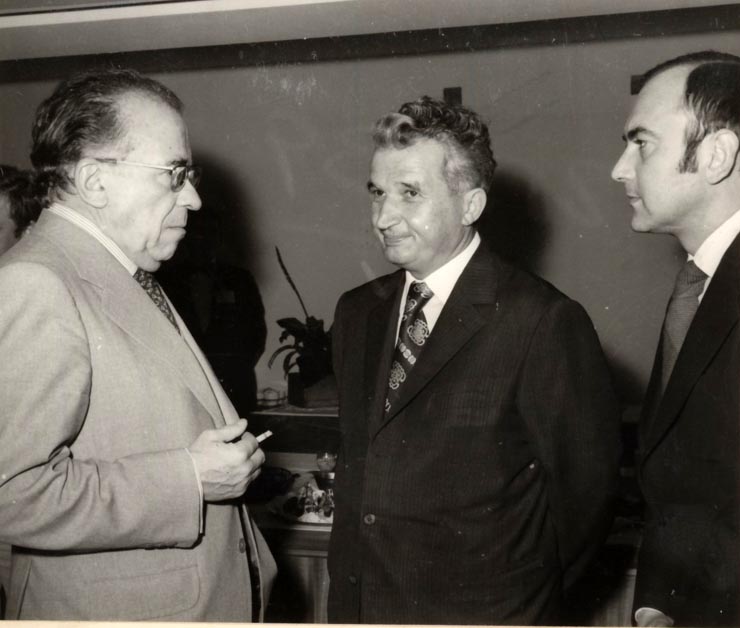 Întâlnirea dintre preşedintele Nicolae Ceauşescu şi Santiago Carrillo, secretar general al P.C. din Spania, unde s-au desfăşurat lucrările Conferinţei partidelor comuniste şi muncitoreşti din Europa. (28-30 iunie 1976)