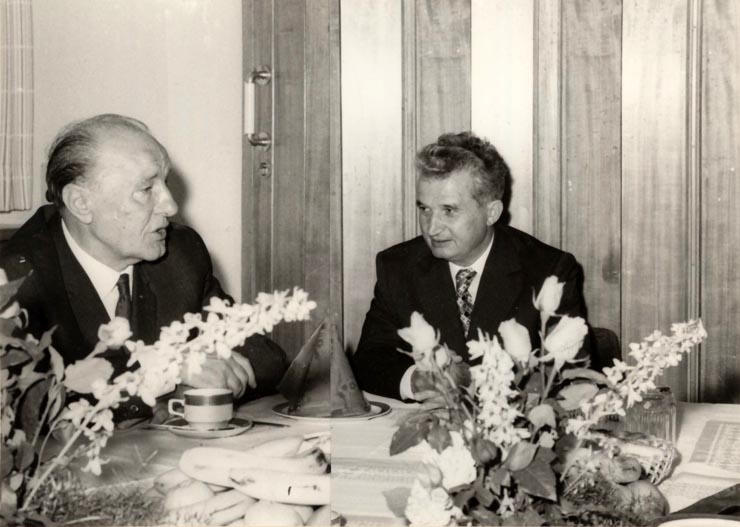 Întâlnirea lui Nicolae Ceauşescu cu János Kádár, prim-secretar al C.C. al Partidului Muncitoresc Socialist Ungar. Întâlnirea a avut loc la Berlin, unde s-au desfăşurat lucrările Conferinţei partidelor comuniste şi muncitoreşti din Europa. (28-30 iunie 1976)