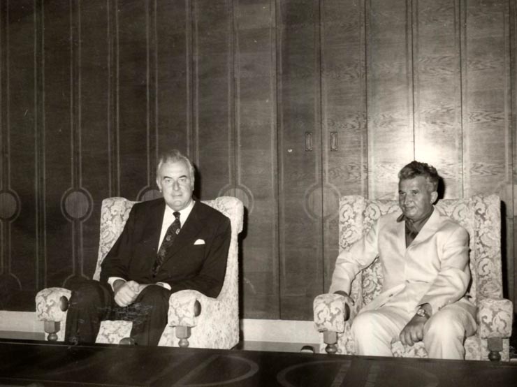 Primirea, în staţiunea Neptun, a liderului partidului laburist din Australia, Edward Gough Whitlan. (23 iulie 1976)
