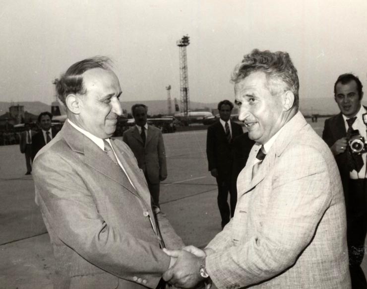 Vizita de prietenie a lui Nicolae Ceauşescu în Bulgaria. A fost însoţit de Elena Ceauşescu, Nicu Ceauşescu ş.a. (27 iulie 1976)