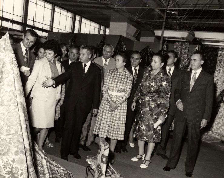 Vizitarea de către Nicolae Ceauşescu, de alţi conducători de partid şi de stat, a Târgului de mostre de bunuri de consum din Capitală. (19 august 1976)