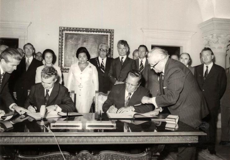 Vizita oficială de prietenie a lui Nicolae ceauşescu în R.S.F. Iugoslavia. Ceremonia semnării documentelor. (8-11 septembrie 1976)
