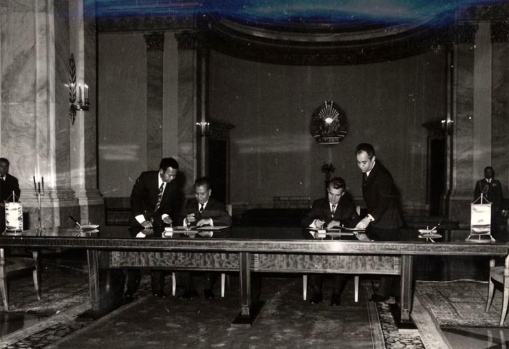 Vizita în România a secretarului general al C.C. al Partidului Popular Revoluţionar Laoţian, Kaisone Phomvihane. Semnarea documentelor. (20-23 septembrie 1976)