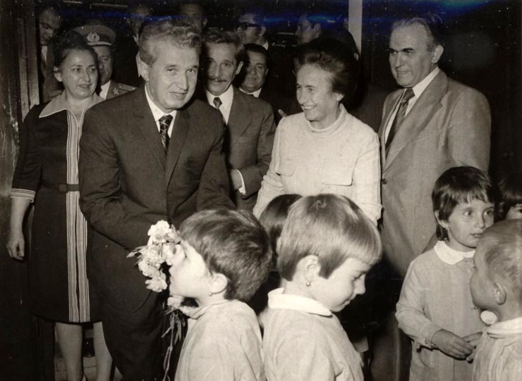 Vizita lui Nicolae Ceauşescu în judeţul Harghita. La Fabrica de tricotaje din Miercurea Ciuc. (5 octombrie 1976)