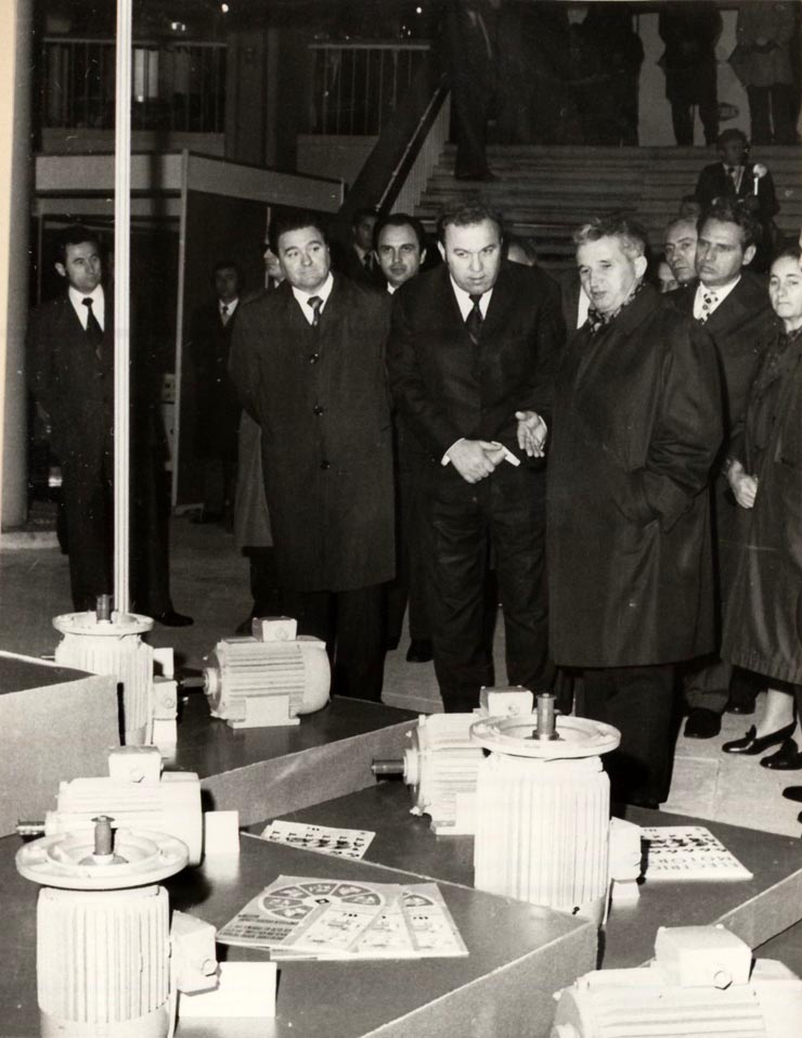 Vizitarea de către Nicolae Ceauşescu, Elena Ceauşescu şi alţi conducători de partid şi de stat a celei de-a IV-a ediţii a T.I.B. – 1976. (16 octombrie 1976)