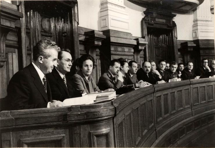 Lucrările Sesiunii M.A.N. cu privire la dezbaterea şi votarea unor proiecte de legi, printre care şi a Planului naţional unic de dezvoltare economico-socială a R.S.R. pe 1977. (4 noiembrie 1976)