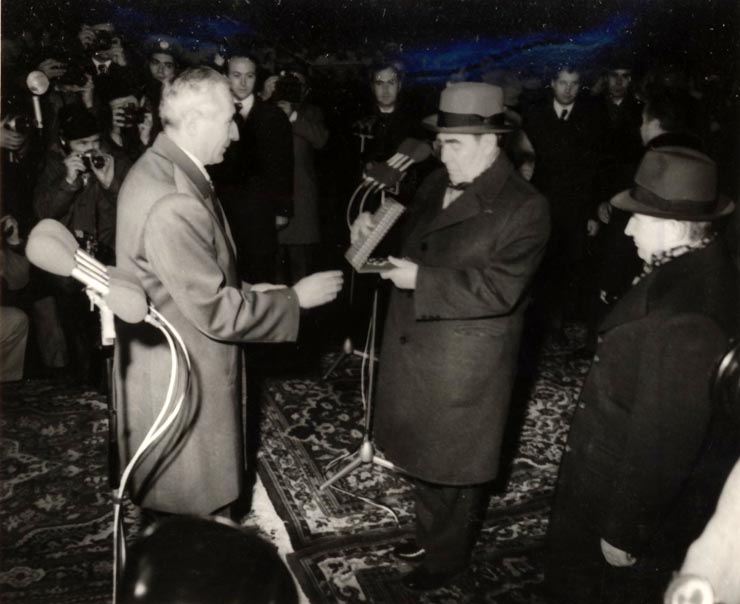 Vizita oficială în România a lui Leonid Ilici Brejnev, secretar general al C.C. al P.C.U.S. Înmânarea cheii oraşului Bucureşti. (22-26 noiembrie 1976)