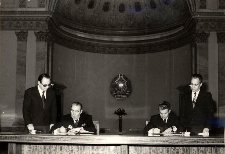 Vizita în România a lui Leonid Ilici Brejnev. Aspect de la semnarea documentelor oficiale. (22-26 noiembrie 1976)