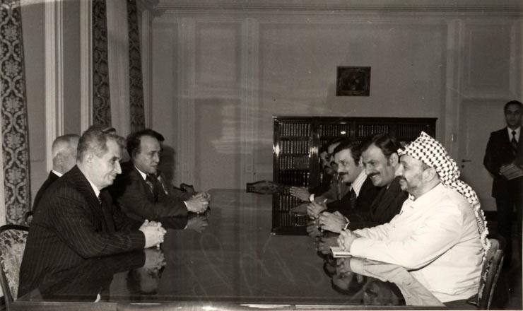 Convorbiri între preşedintele Nicolae Ceauşescu şi delegaţia condusă de Yasser Arafat, preşedintele Comitetului Executiv al Organizaţiei pentru Eliberarea Palestinei. (6 decembrie 1976)