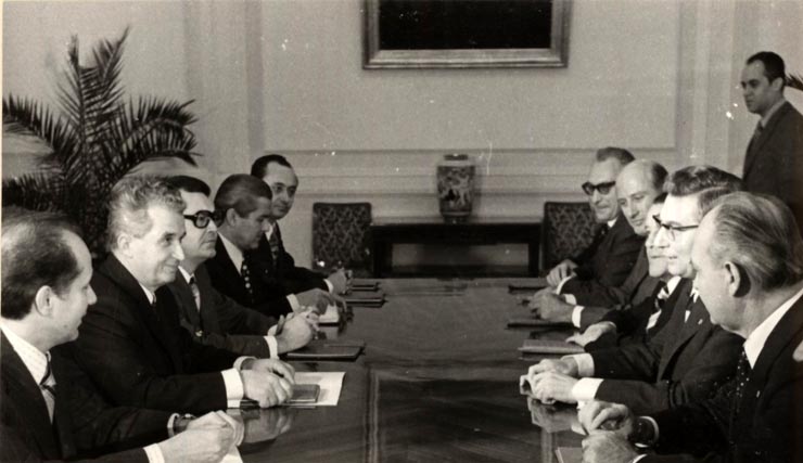 Nicolae Ceauşescu a primit delegaţia Partidului Socialist Unit din Germania, condusă de Werner Lamberz, secretar al C.C. al P.S.U.G., care a întreprins o vizită pentru schimb de experienţă în România. (22 decembrie 1976)