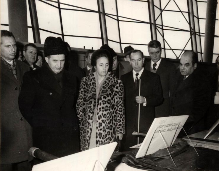 Complexul expoziţional din Piaţa Scânteii. Nicolae ceauşescu a analizat unele aspecte privind creşterea eficientei producţiei şi investiţiilor în unele ramuri ale economiei naţionale. (28 ianuarie 1977)