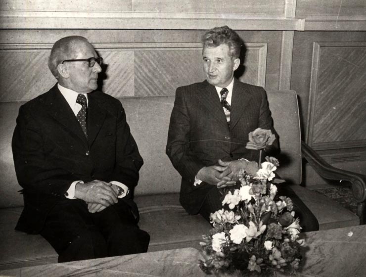 Vizita de prietenie a lui Erich Honecker, secretar general al C.C. al P.S.U. din Germania. Ceremonia sosirii a avut loc pe aeroportul Otopeni, după care s-au îndreptat la Timişoara, reşedinţa înaltului oaspete. (4-6 februarie 1977)