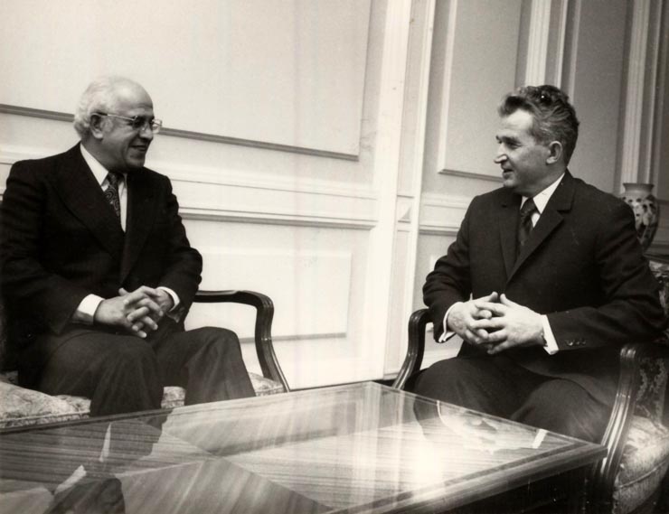 Nicolae Ceauşescu s-a întâlnit cu Ali Yata, secretar general al Partidului Progresului şi Socialismului din Maroc. (9 februarie 1977)