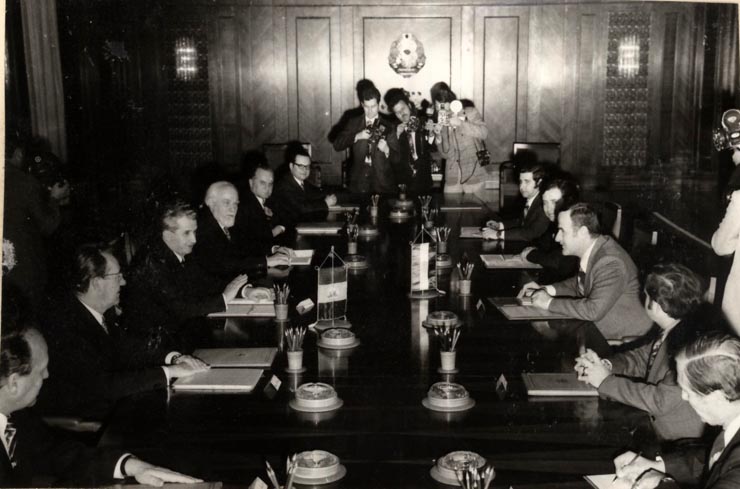 Vizita de prietenie în România a Secretarului general al Partidului Baas Arab Socialist, preşedintele Republicii Arabe Siriene, Hafez Al-Assad. Convorbiri oficiale. (15-16 februarie 1977)