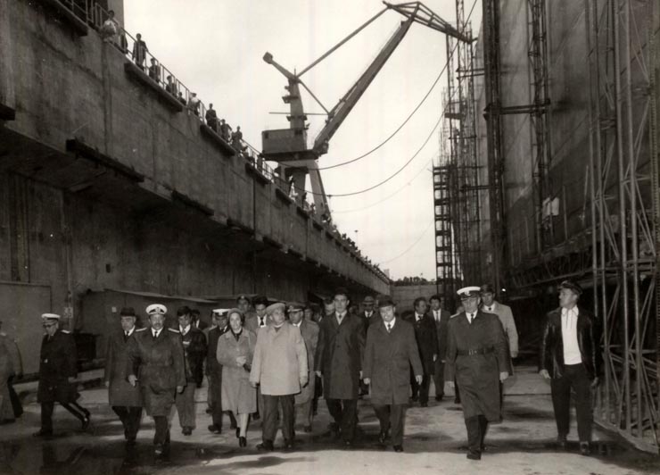 Vizita de lucru a lui Nicolae Ceauşescu, a celorlalţi conducători de partid şi de stat, în judeţul Constanţa. La Şantierul naval Mangalia. (27-28 mai 1977)